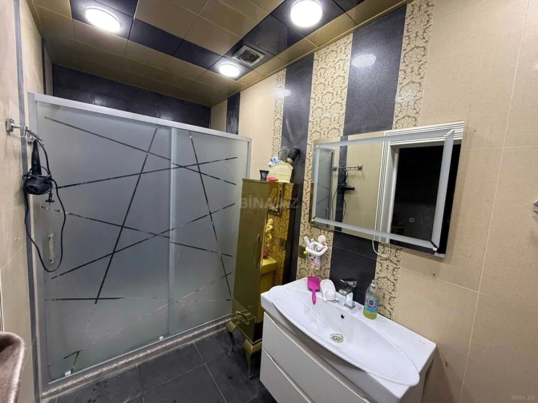 Satılır 3 otaqlı mənzil 140 m²