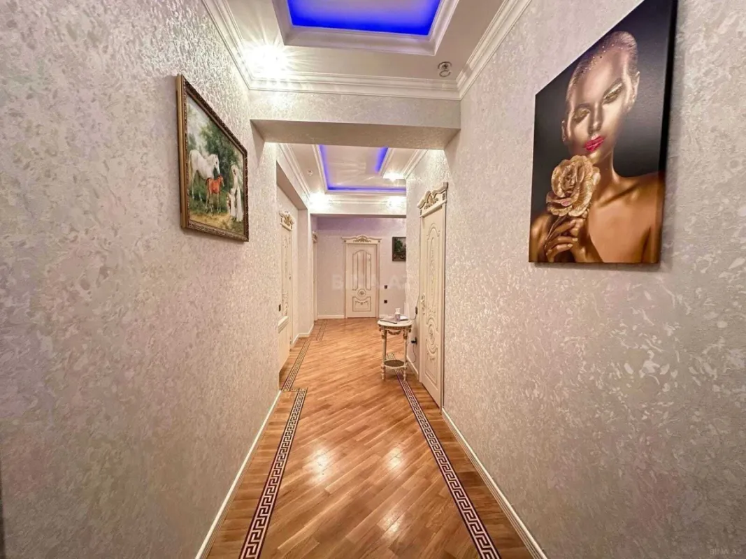 Satılır 3 otaqlı mənzil 140 m²