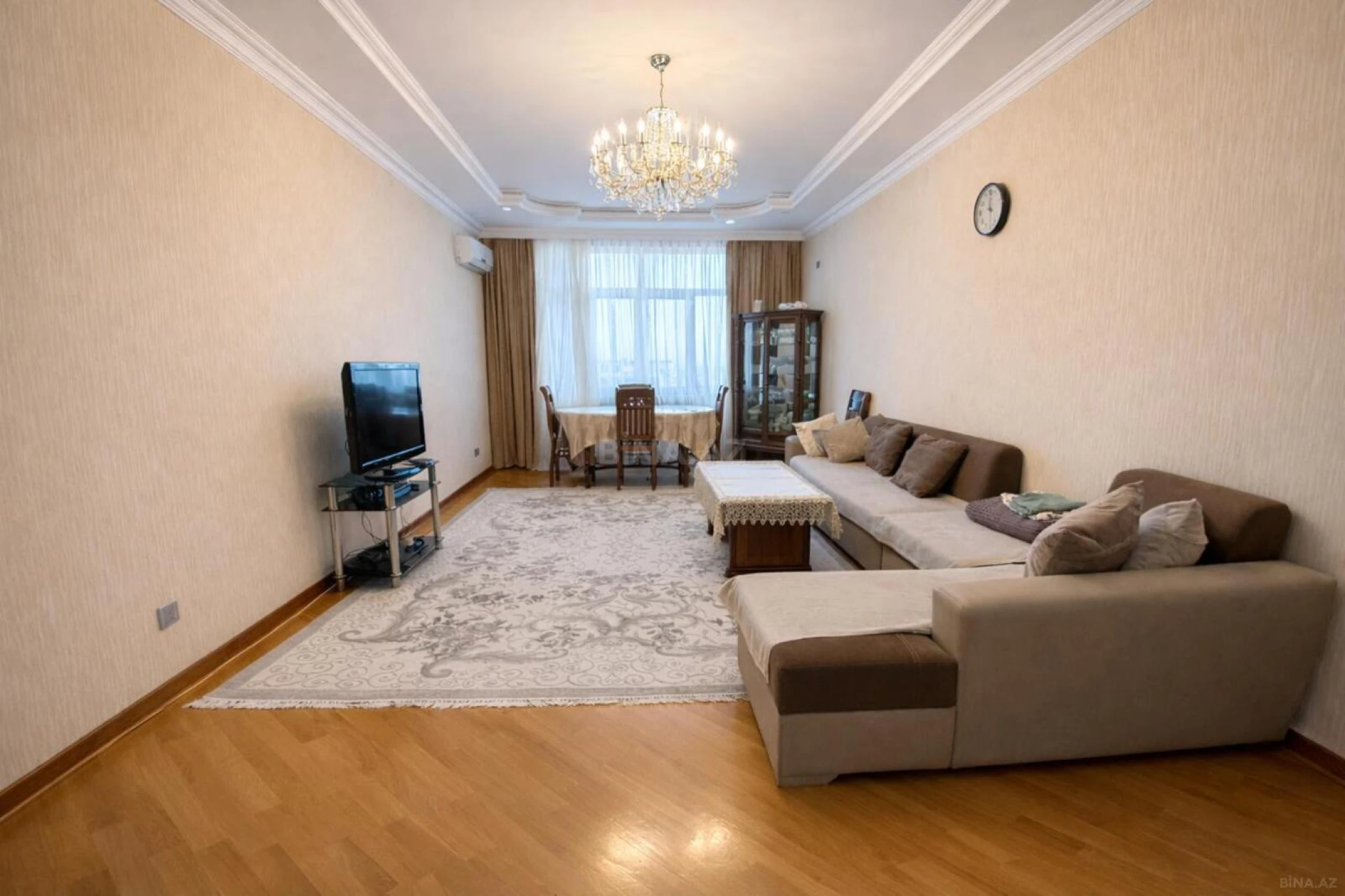 Satılır 4 otaqlı mənzil 145 m²