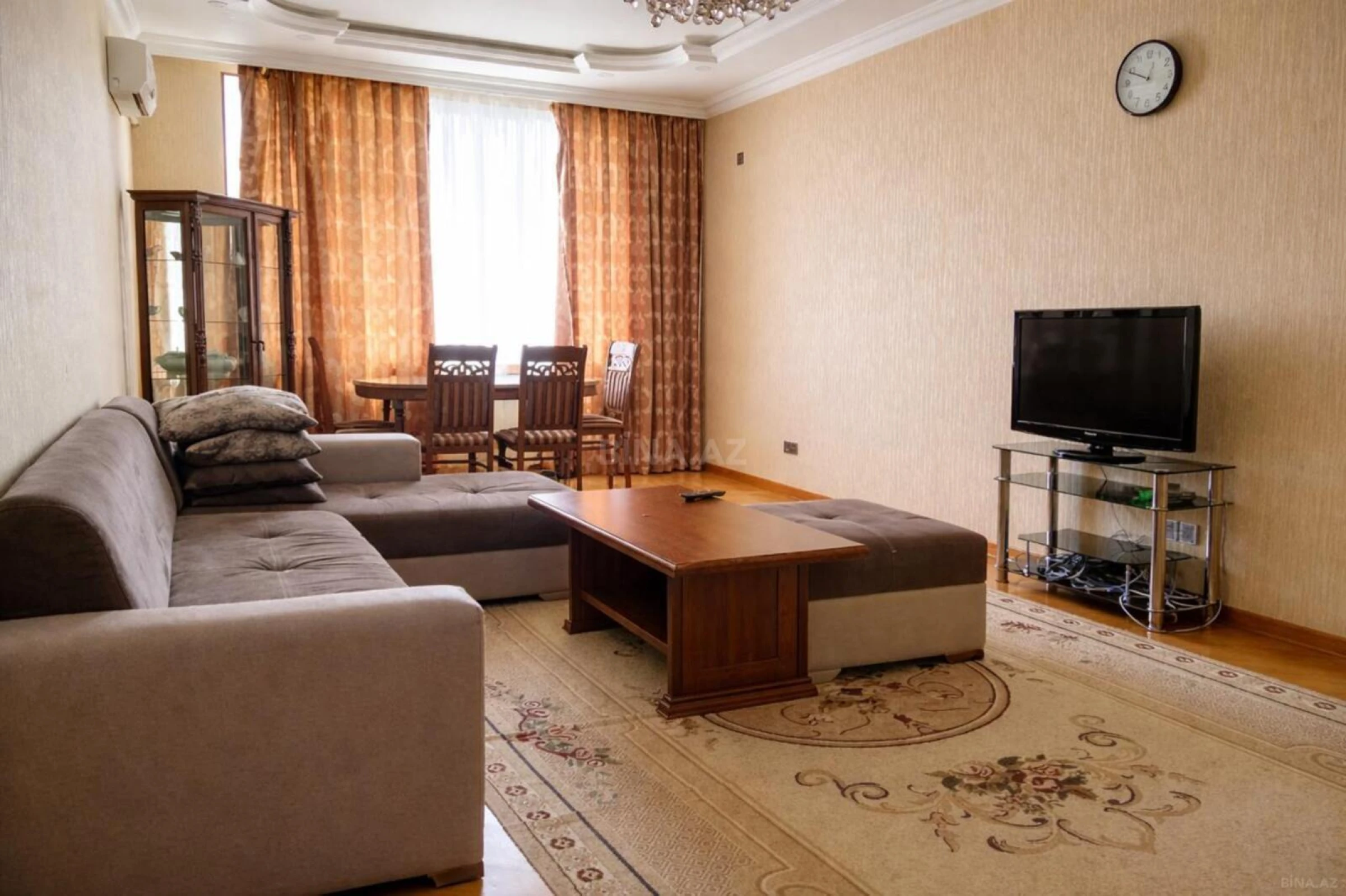 Satılır 4 otaqlı mənzil 145 m²