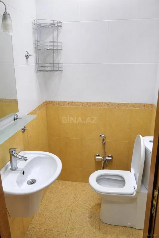 Satılır 4 otaqlı mənzil 145 m²