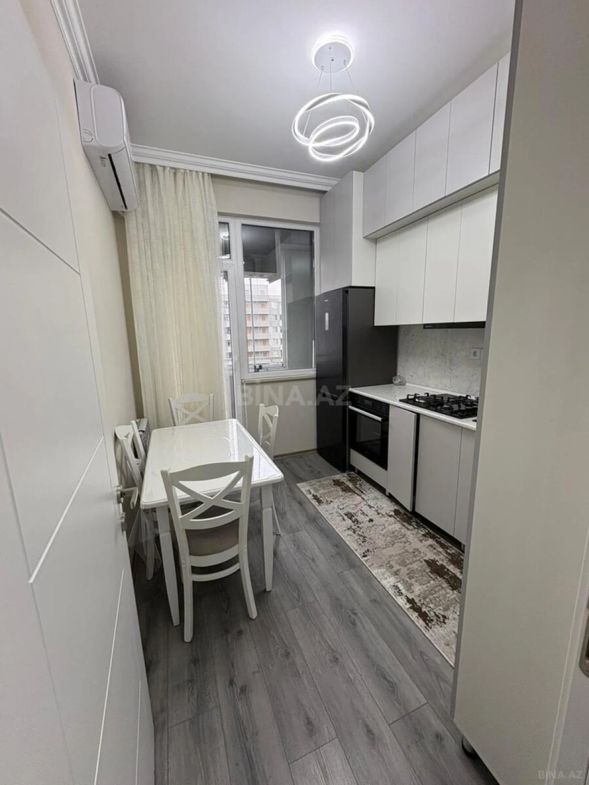 Kirayə verilir 2 otaqlı mənzil 62 m²