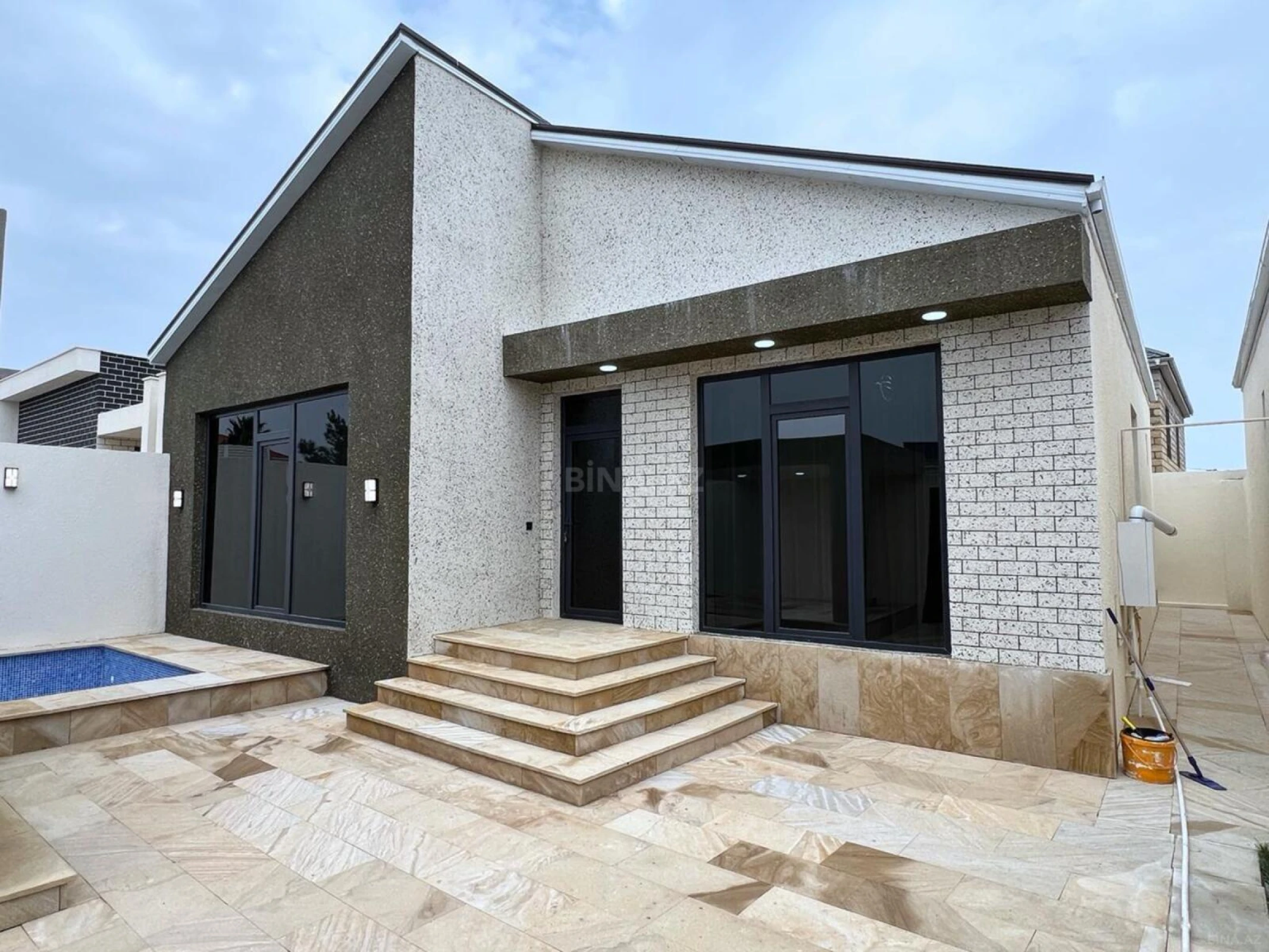 Satılır 4 otaqlı həyət evi 150 m²