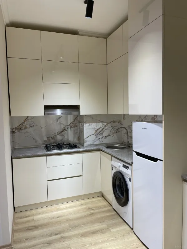 Kirayə verilir 2 otaqlı mənzil 50 m²
