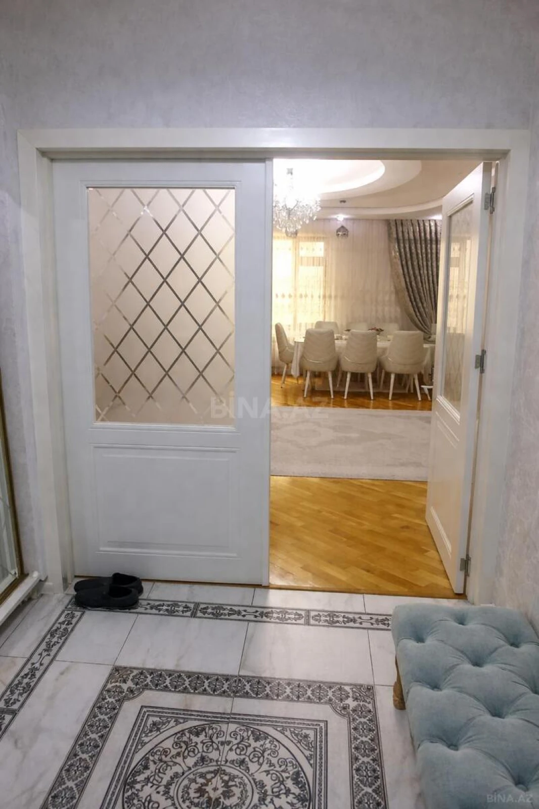 Satılır 4 otaqlı mənzil 136 m²