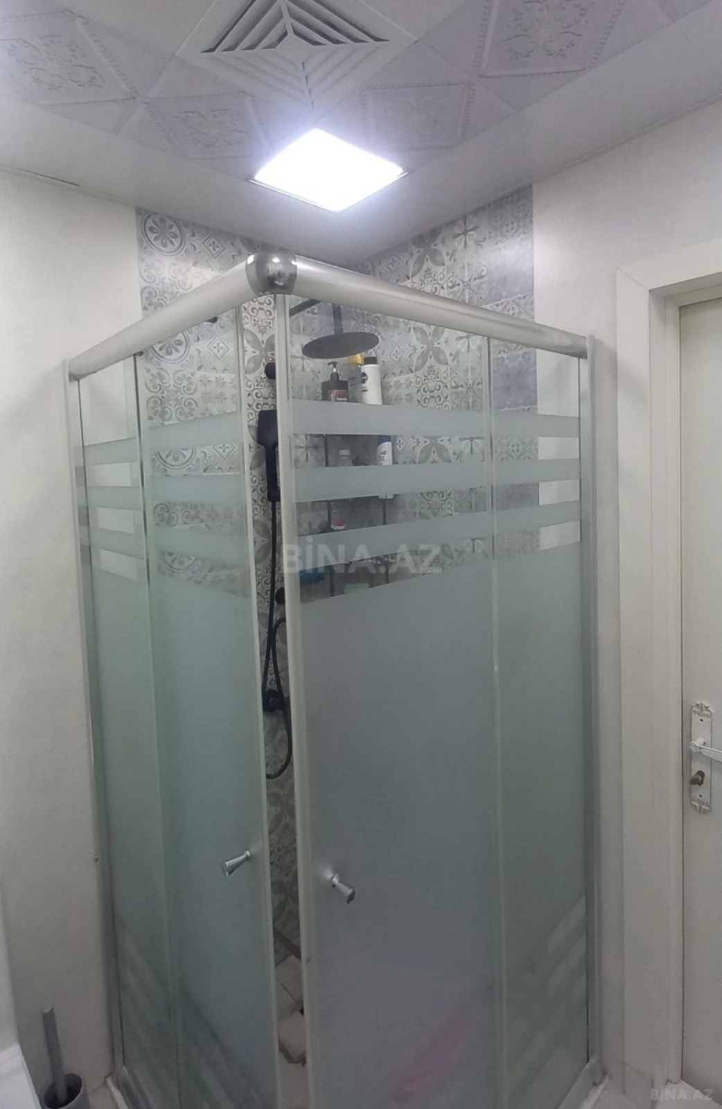 Satılır 4 otaqlı mənzil 136 m²
