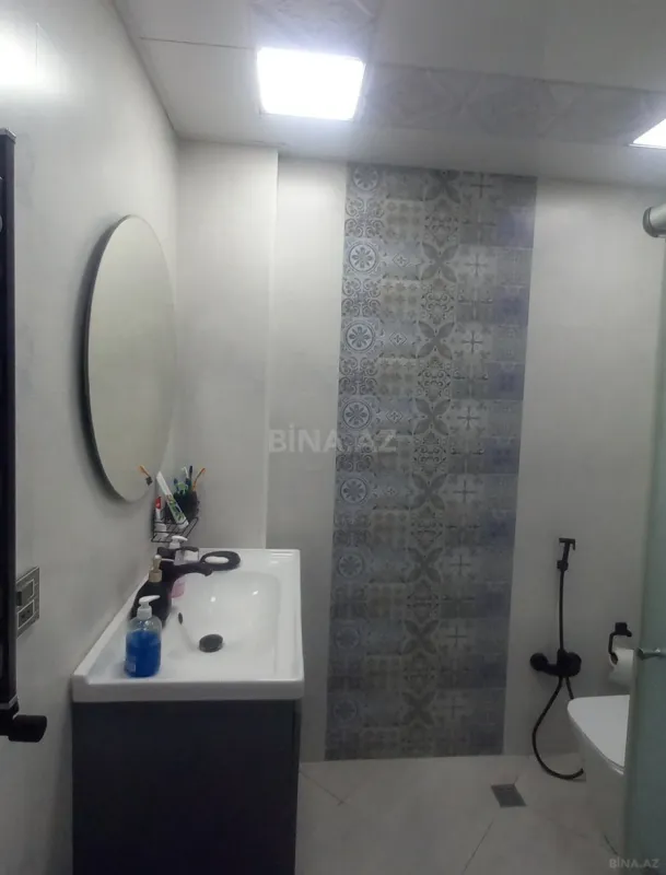 Satılır 4 otaqlı mənzil 136 m²