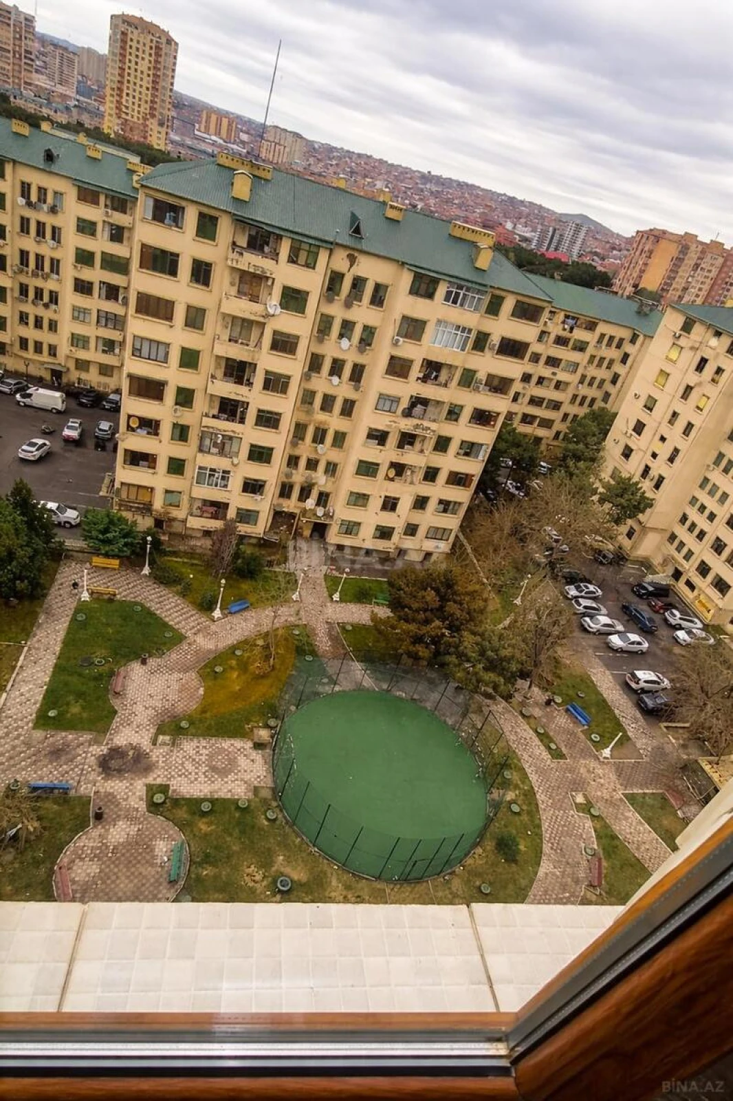 Satılır 4 otaqlı mənzil 136 m²