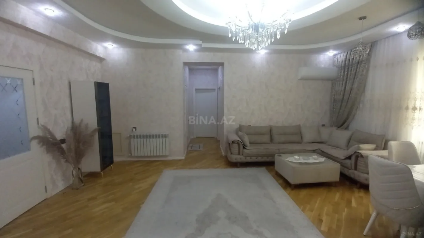 Satılır 4 otaqlı mənzil 136 m²