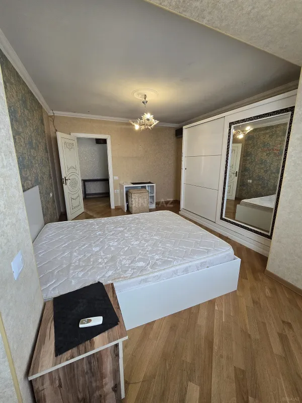 Kirayə verilir 4 otaqlı mənzil 112 m²