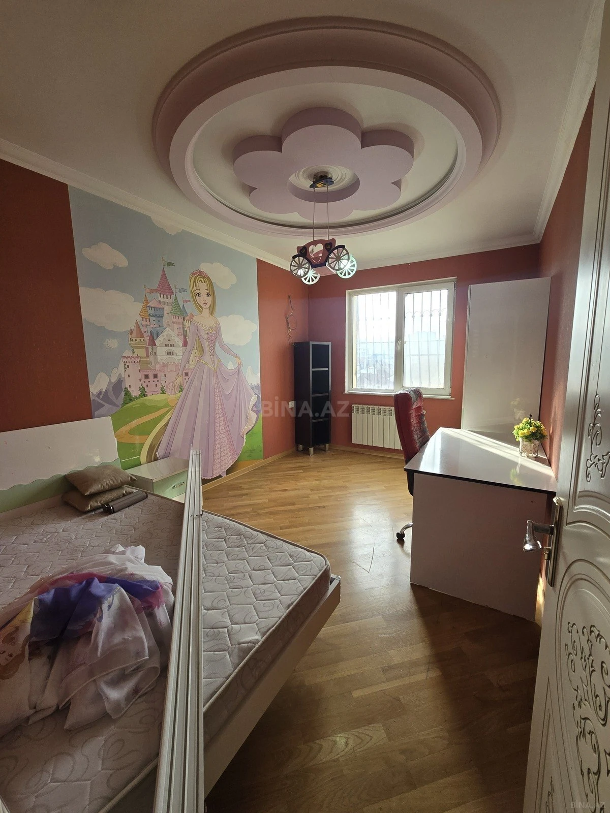 Kirayə verilir 4 otaqlı mənzil 112 m²