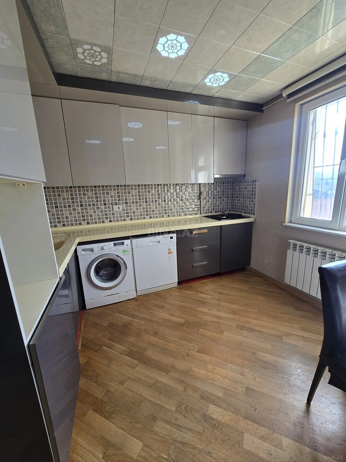 Kirayə verilir 4 otaqlı mənzil 112 m²