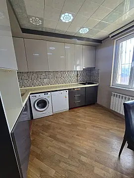 Kirayə verilir 4 otaqlı mənzil 112 m²