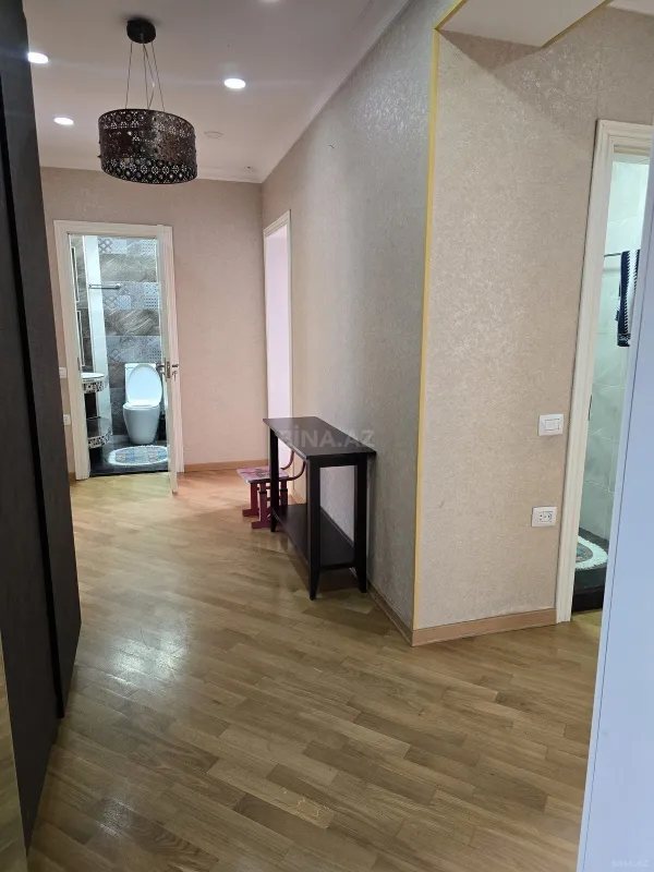 Kirayə verilir 4 otaqlı mənzil 112 m²