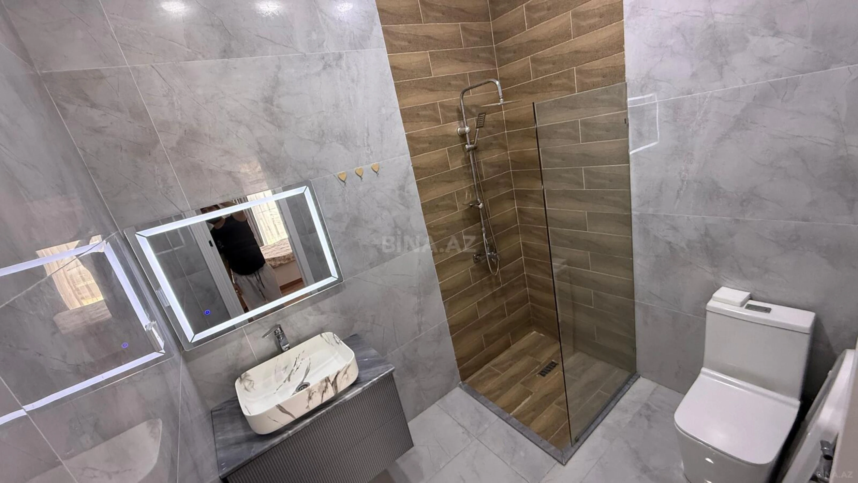 Satılır 4 otaqlı həyət evi 165 m²