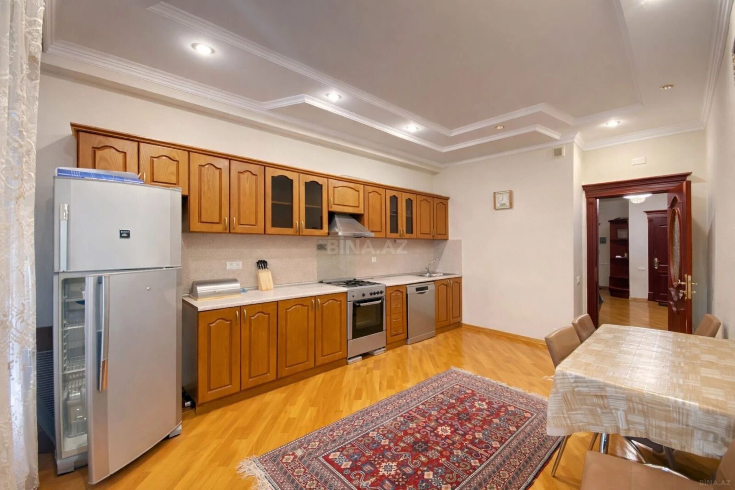 Satılır 3 otaqlı mənzil 170 m²