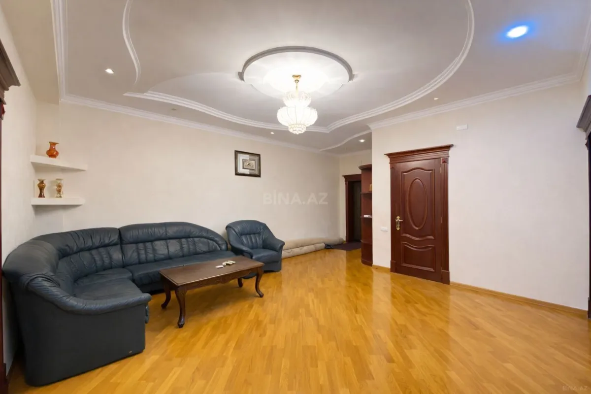 Satılır 3 otaqlı mənzil 170 m²