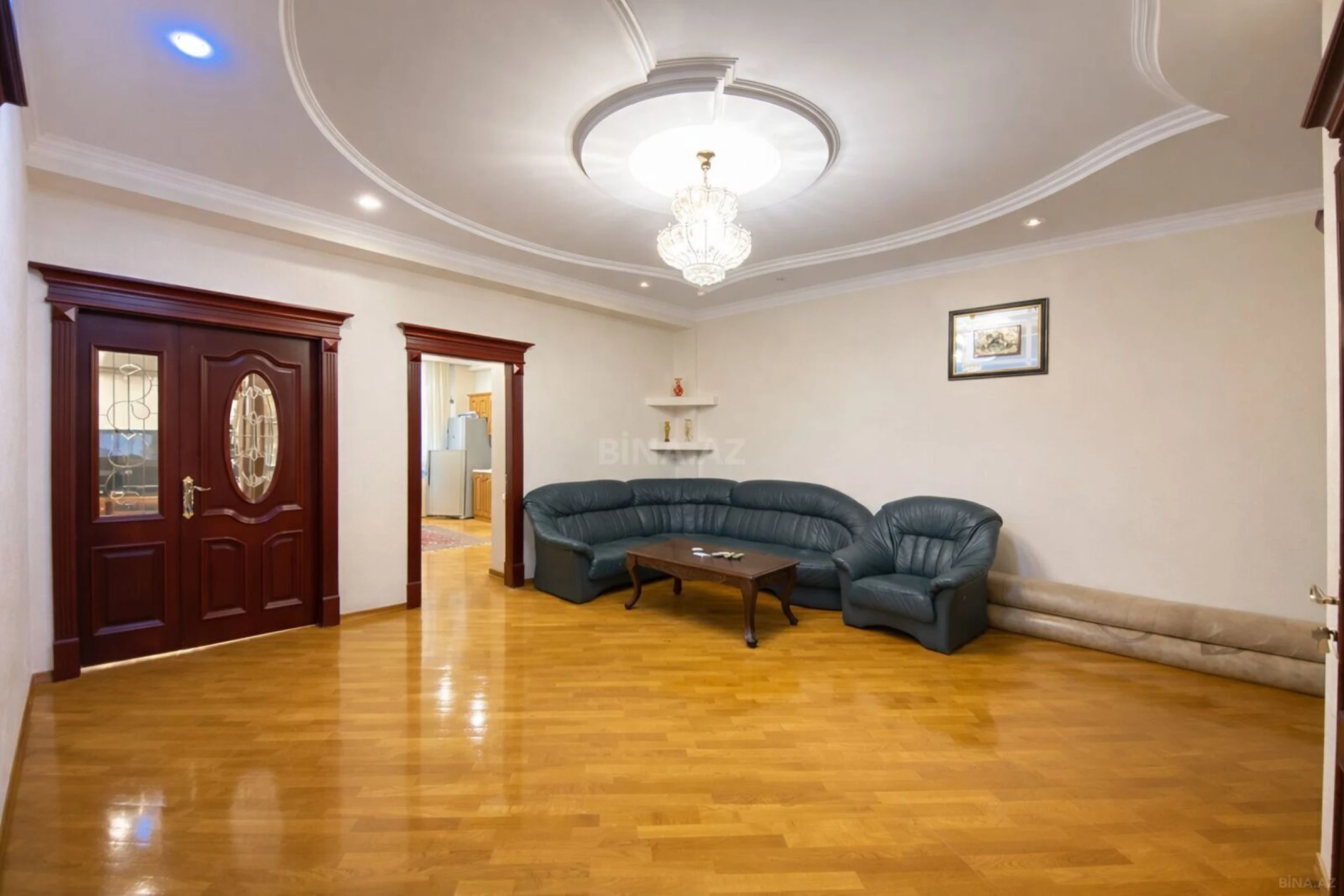 Satılır 3 otaqlı mənzil 170 m²