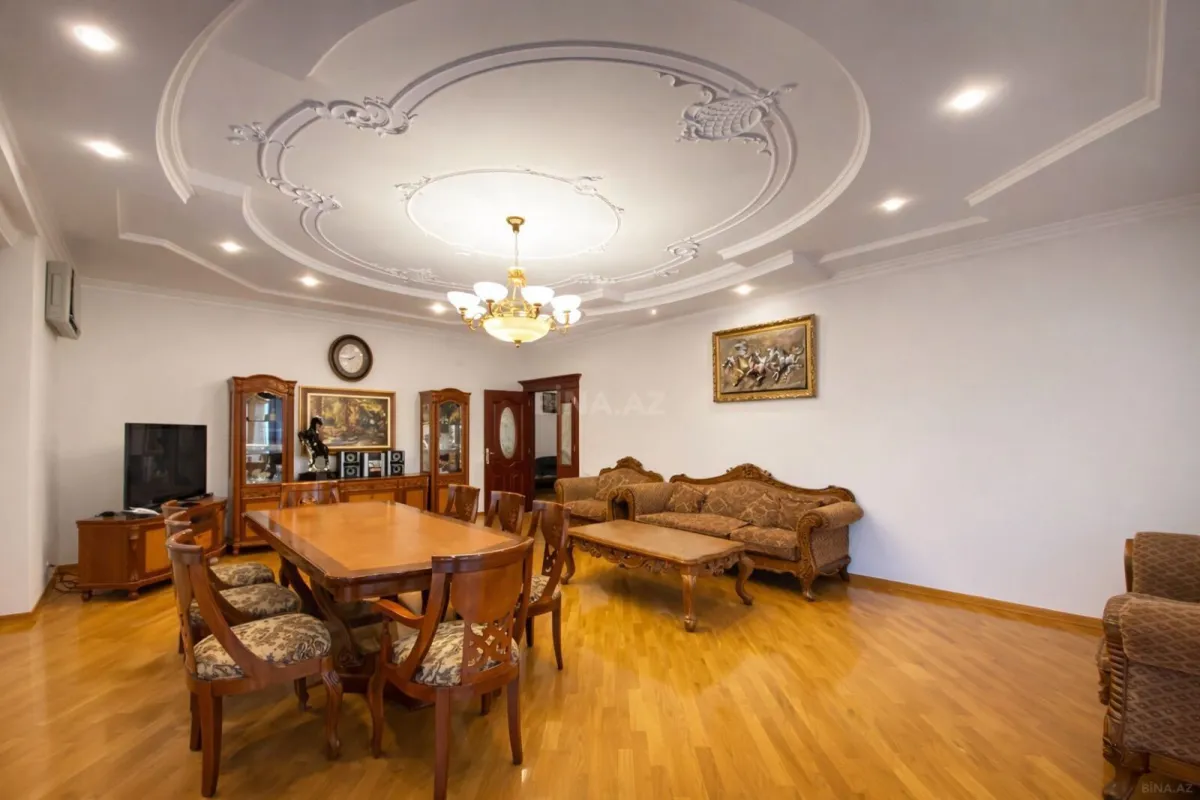 Satılır 3 otaqlı mənzil 170 m²