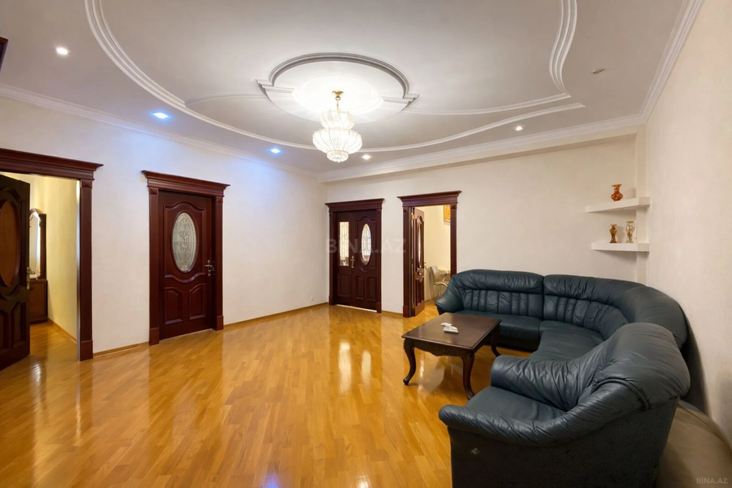Satılır 3 otaqlı mənzil 170 m²