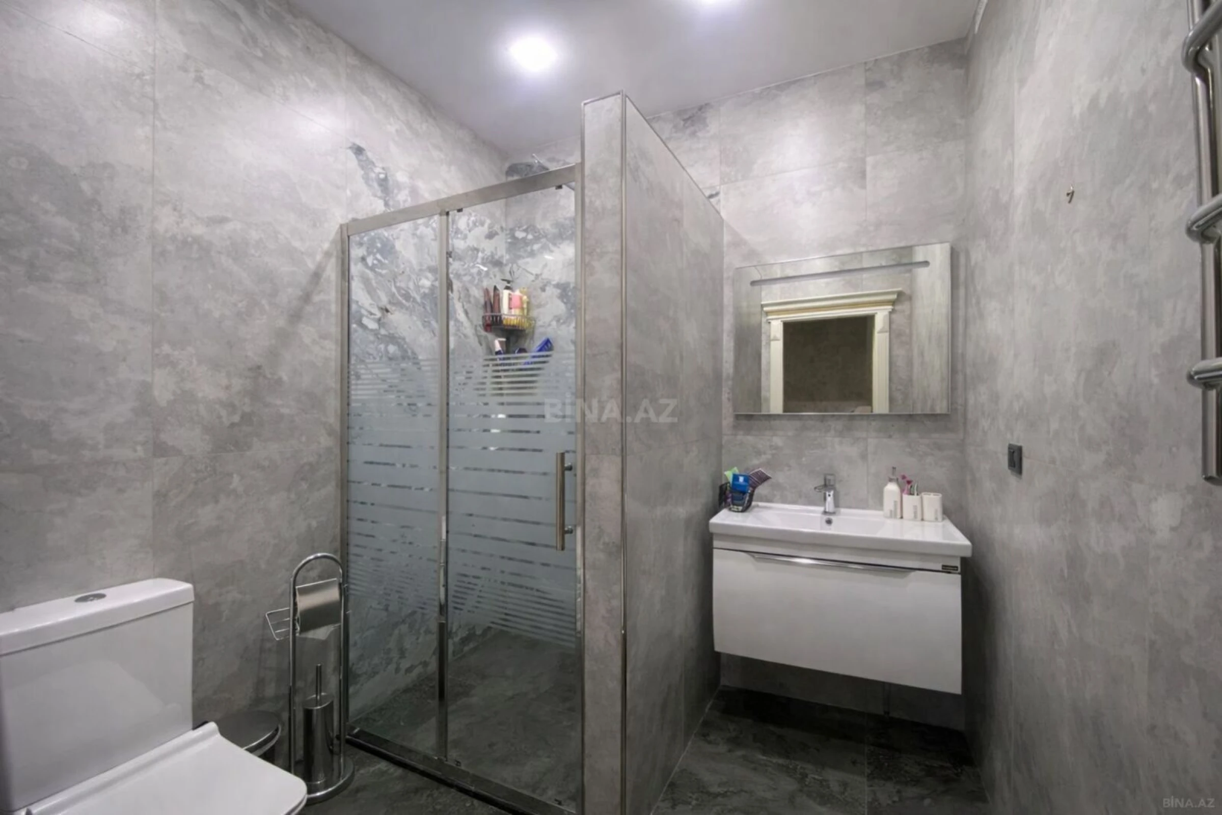 Satılır 3 otaqlı mənzil 150 m²