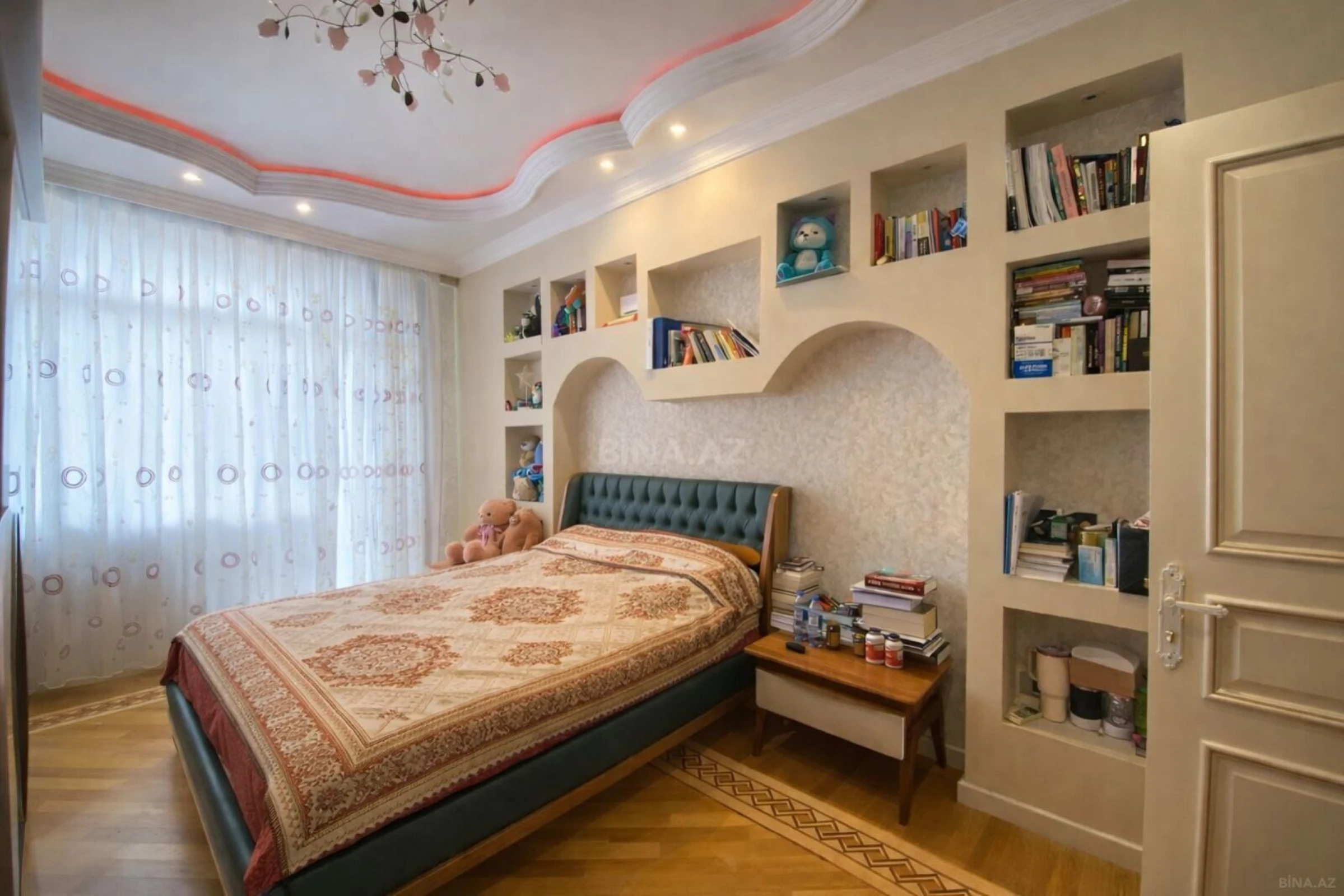 Satılır 3 otaqlı mənzil 150 m²