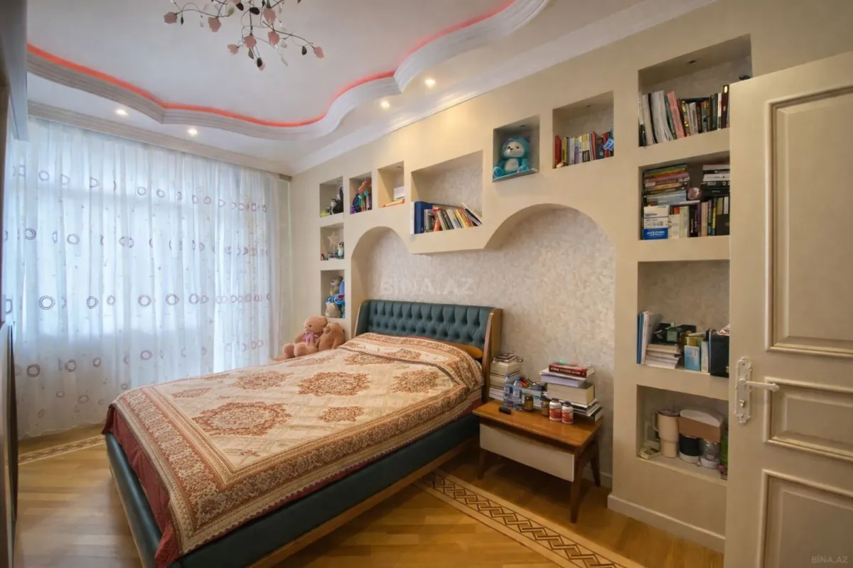 Satılır 3 otaqlı mənzil 150 m²