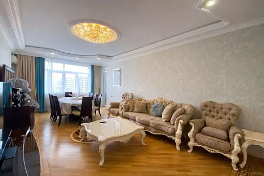 Satılır 3 otaqlı mənzil 150 m² — Bakı 3 otaq 150.00 m²