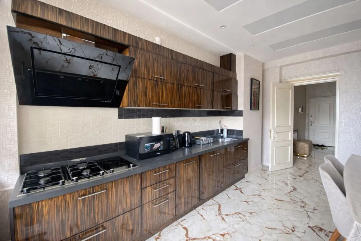Satılır 3 otaqlı mənzil 150 m²