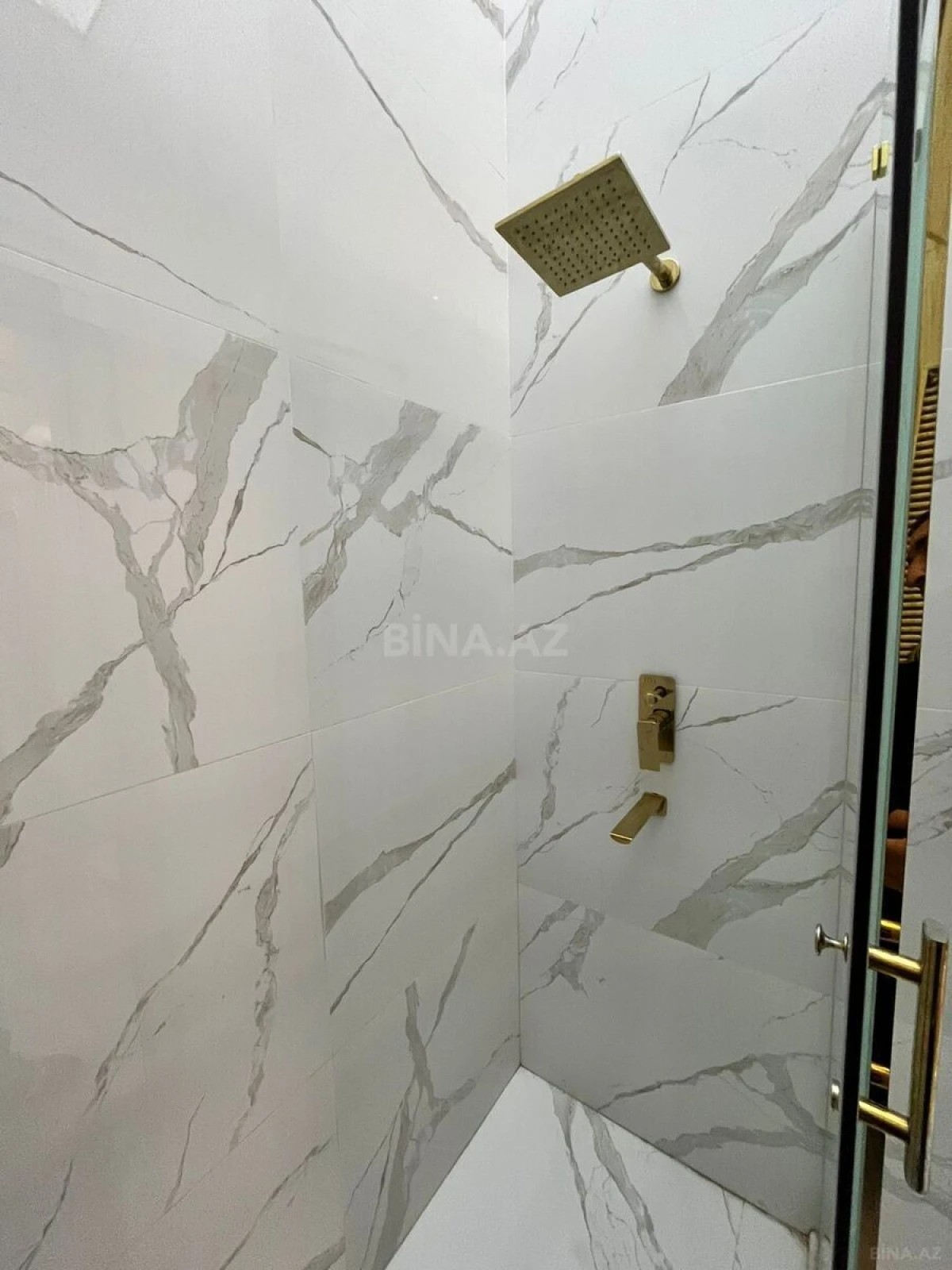 Kirayə verilir 2 otaqlı mənzil 75 m²