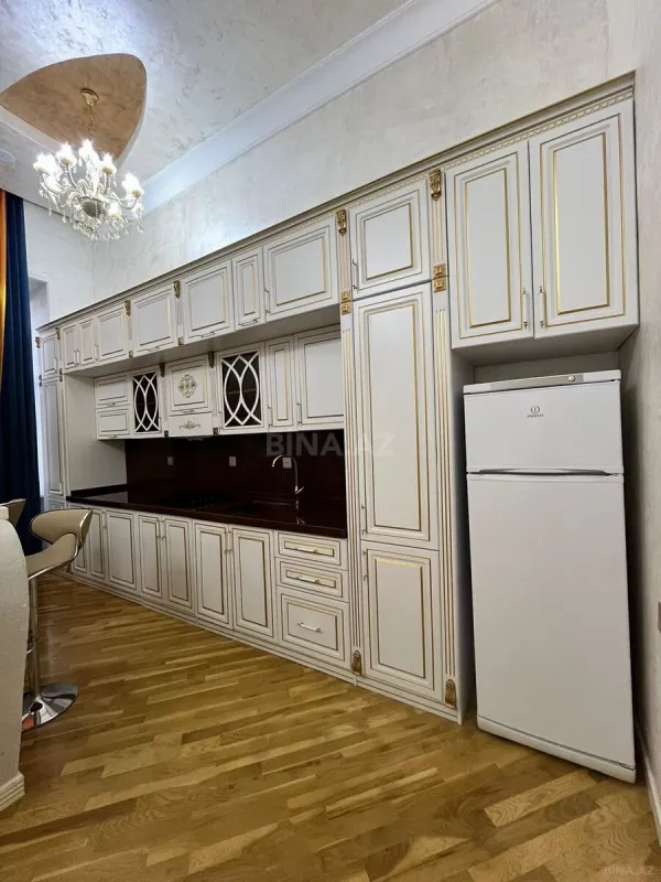 Kirayə verilir 2 otaqlı mənzil 75 m²