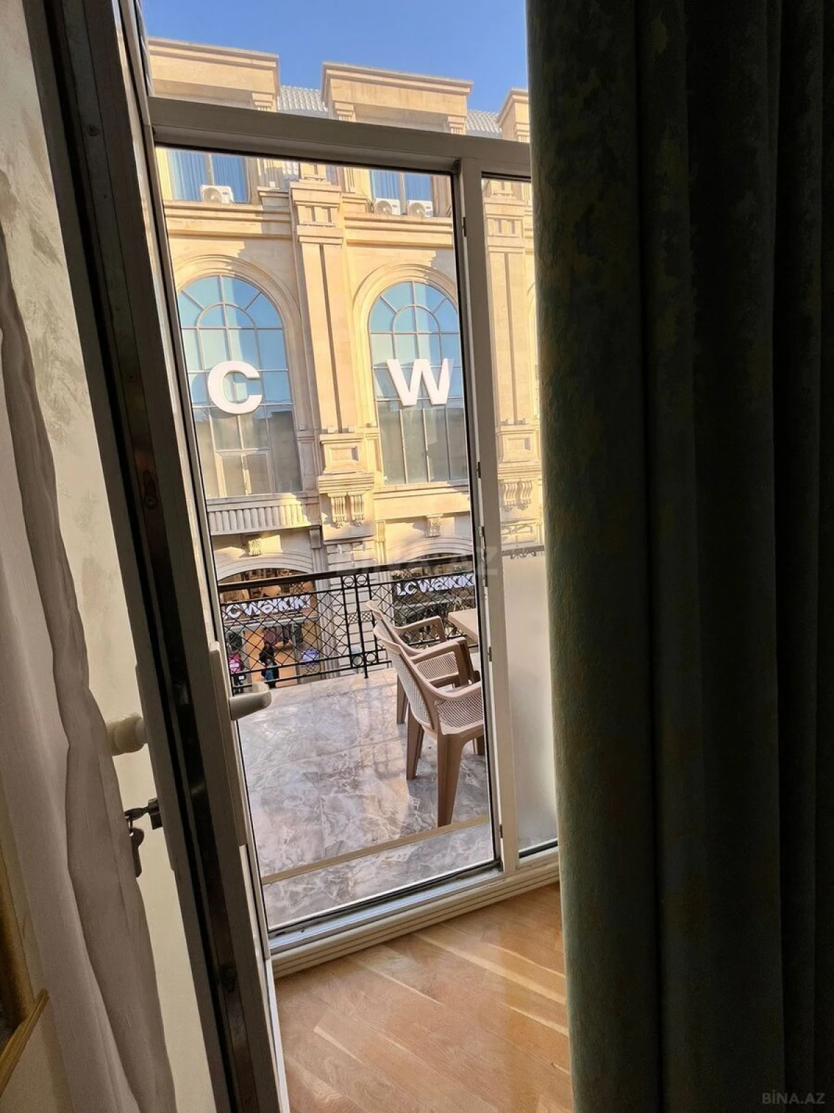 Kirayə verilir 2 otaqlı mənzil 75 m²