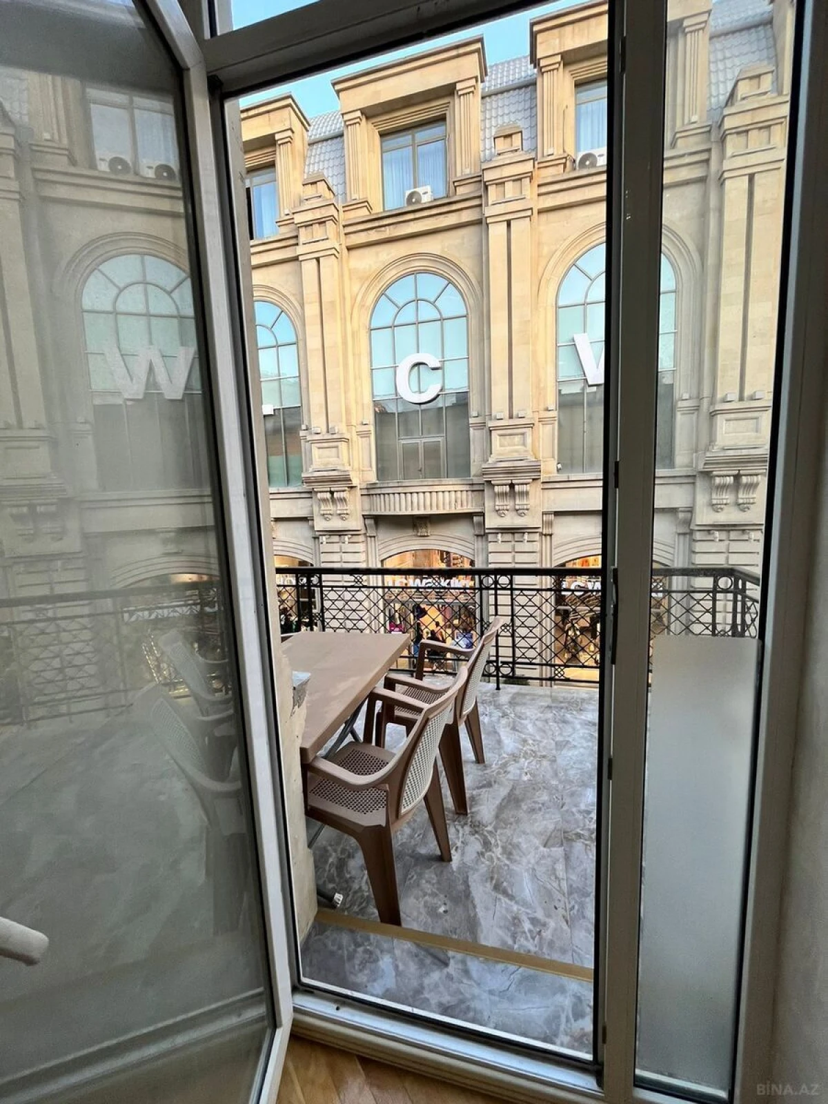 Kirayə verilir 2 otaqlı mənzil 75 m²