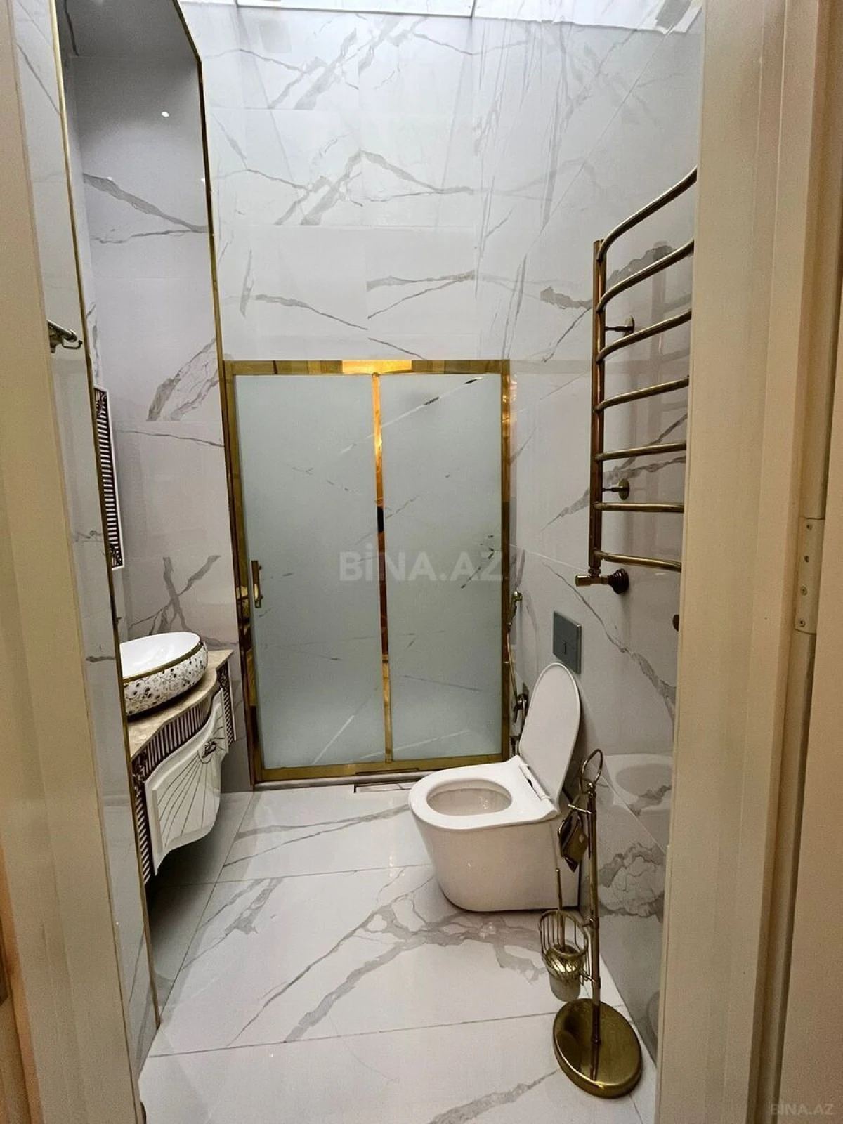 Kirayə verilir 2 otaqlı mənzil 75 m²