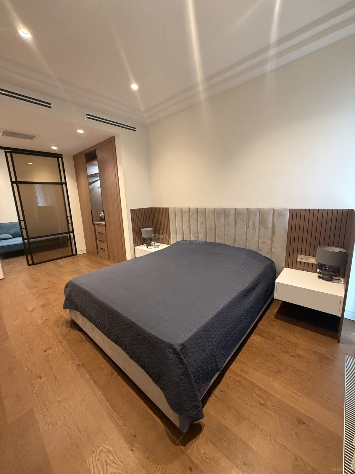 Satılır 3 otaqlı mənzil 93 m²