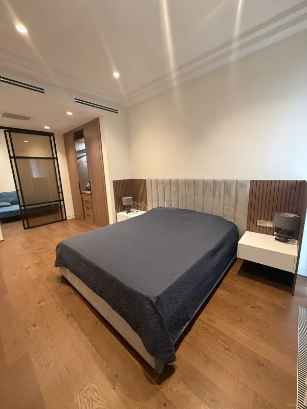 Satılır 3 otaqlı mənzil 93 m²