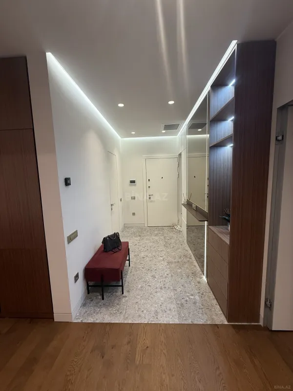Satılır 3 otaqlı mənzil 93 m²