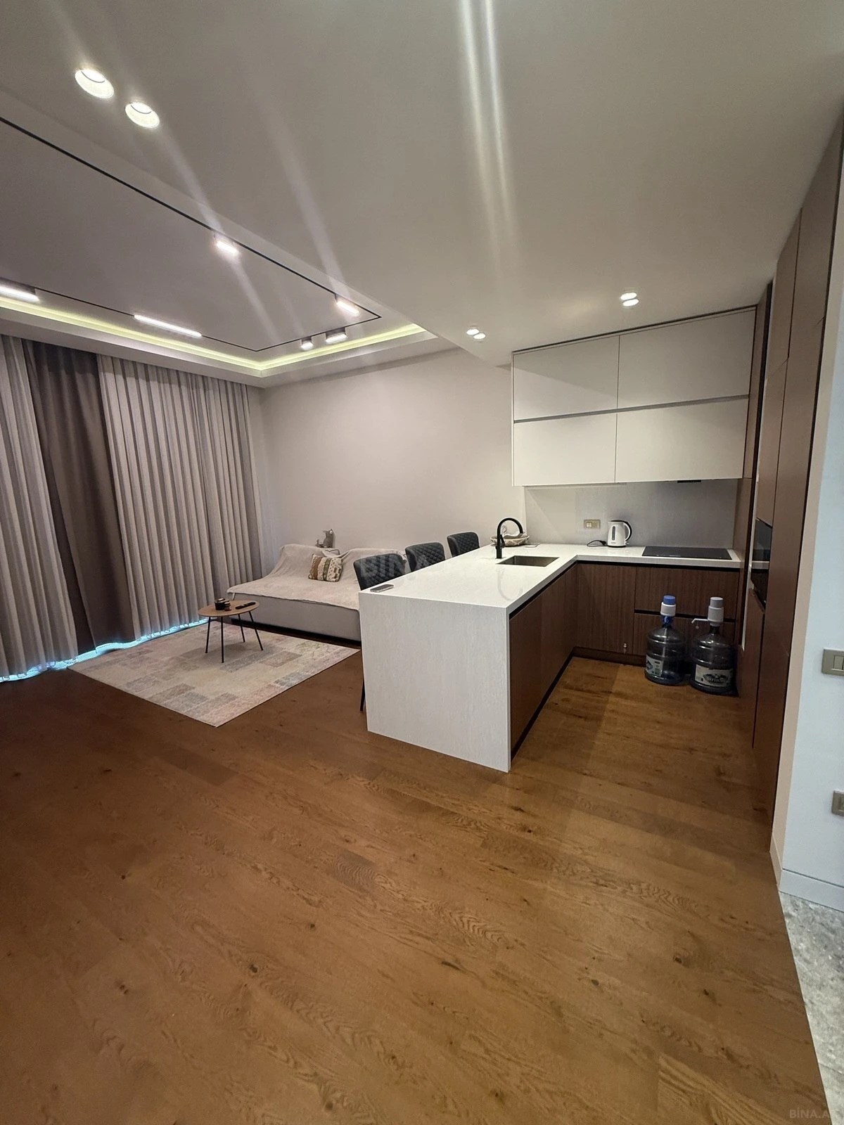 Satılır 3 otaqlı mənzil 93 m²