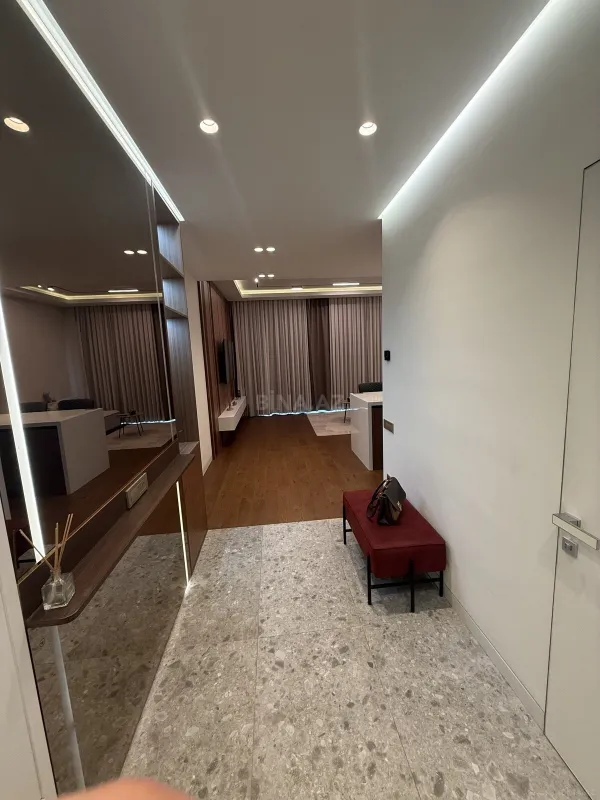 Satılır 3 otaqlı mənzil 93 m²