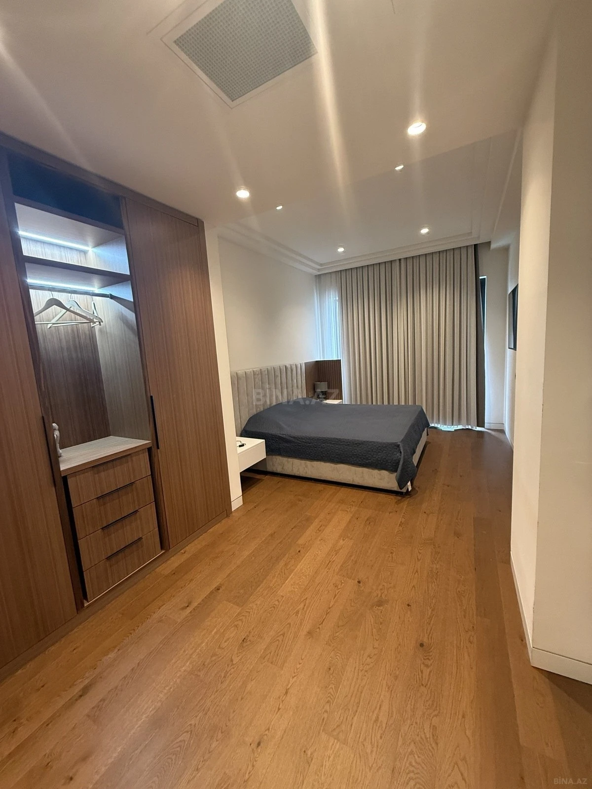 Satılır 3 otaqlı mənzil 93 m²