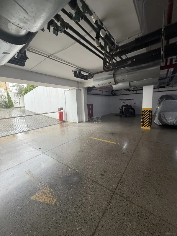 Satılır 3 otaqlı mənzil 93 m²