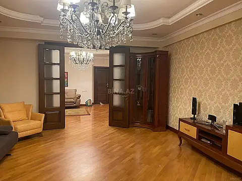 Kirayə verilir 4 otaqlı mənzil 160 m²