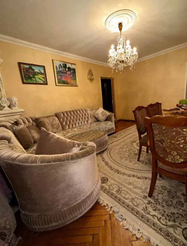 Satılır 4 otaqlı mənzil 115 m²