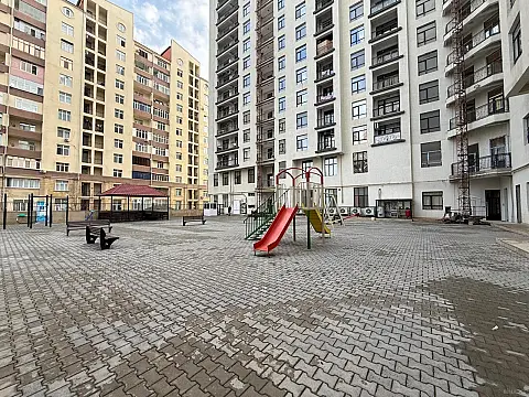 Satılır 3 otaqlı mənzil 144 m²