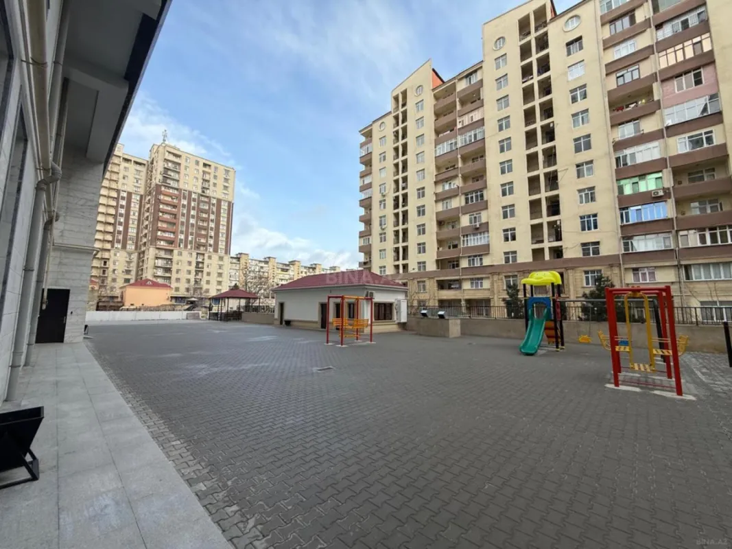 Satılır 3 otaqlı mənzil 144 m²