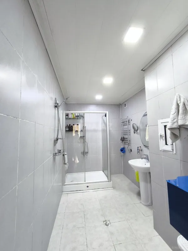 Satılır 3 otaqlı mənzil 123 m²