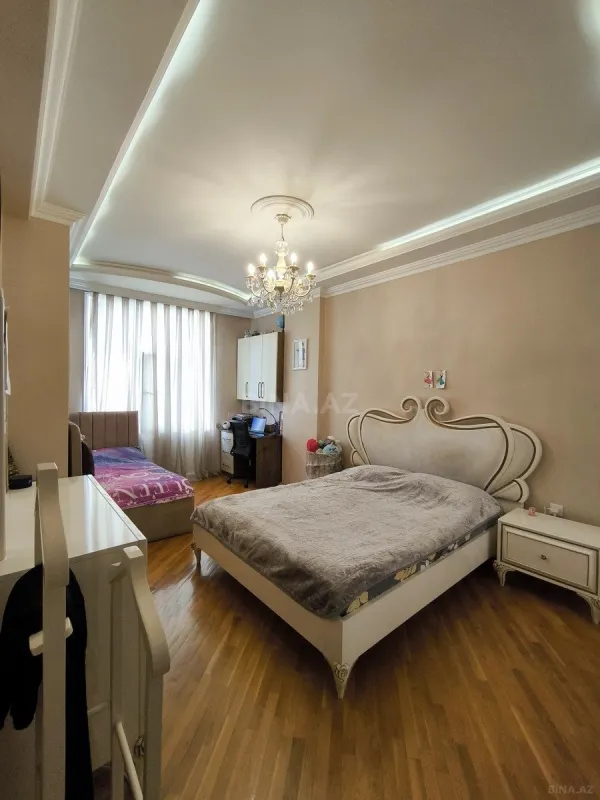 Satılır 3 otaqlı mənzil 123 m²
