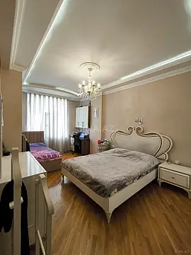 Satılır 3 otaqlı mənzil 123 m²