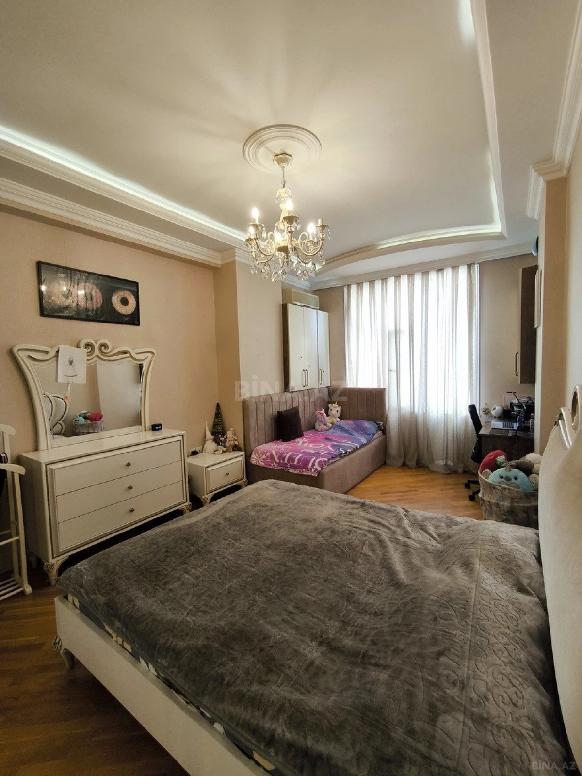 Satılır 3 otaqlı mənzil 123 m²