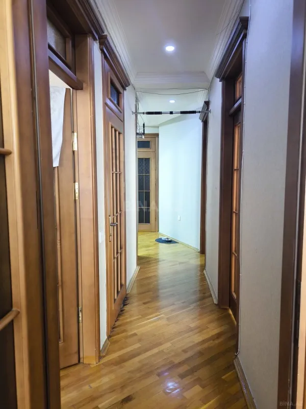 Satılır 3 otaqlı mənzil 123 m²